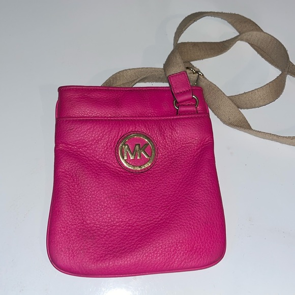 Michael Kors Handbags - Michael Kors Crossbody